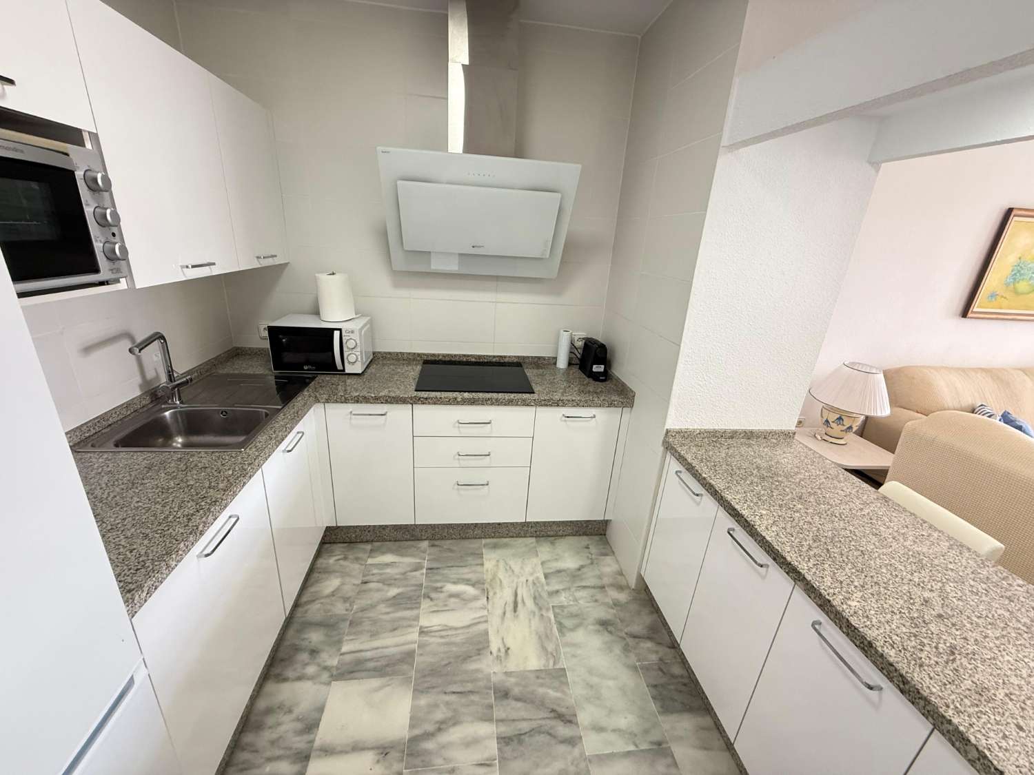 Great 3 bedroom apartment on the beach of Fuengirola, pool, air conditioning, wi-fi