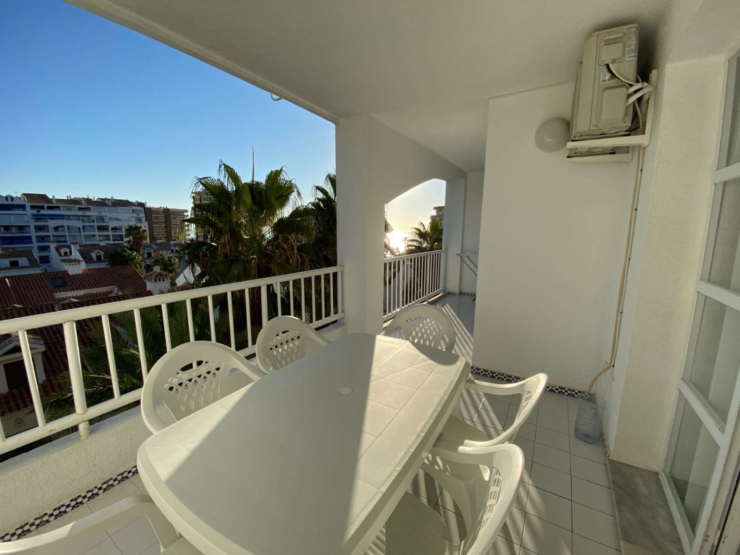 Fantastisk 3 værelses lejlighed på stranden i Fuengirola, pool, aircondition, wi-fi