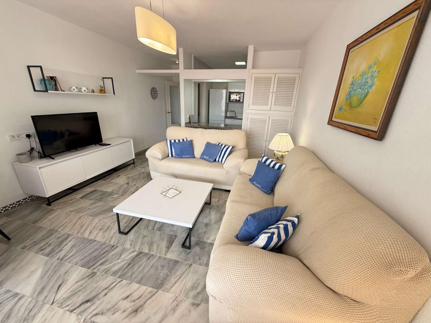Great 3 bedroom apartment on the beach of Fuengirola, pool, air conditioning, wi-fi