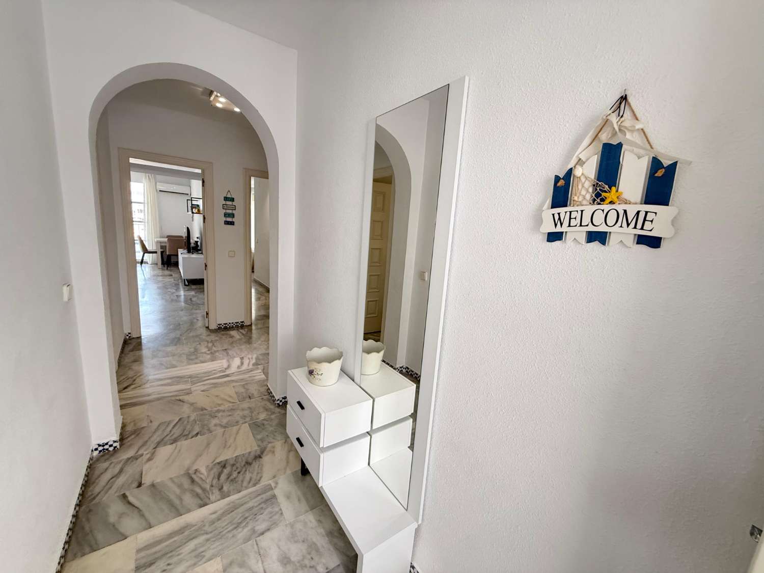 Great 3 bedroom apartment on the beach of Fuengirola, pool, air conditioning, wi-fi