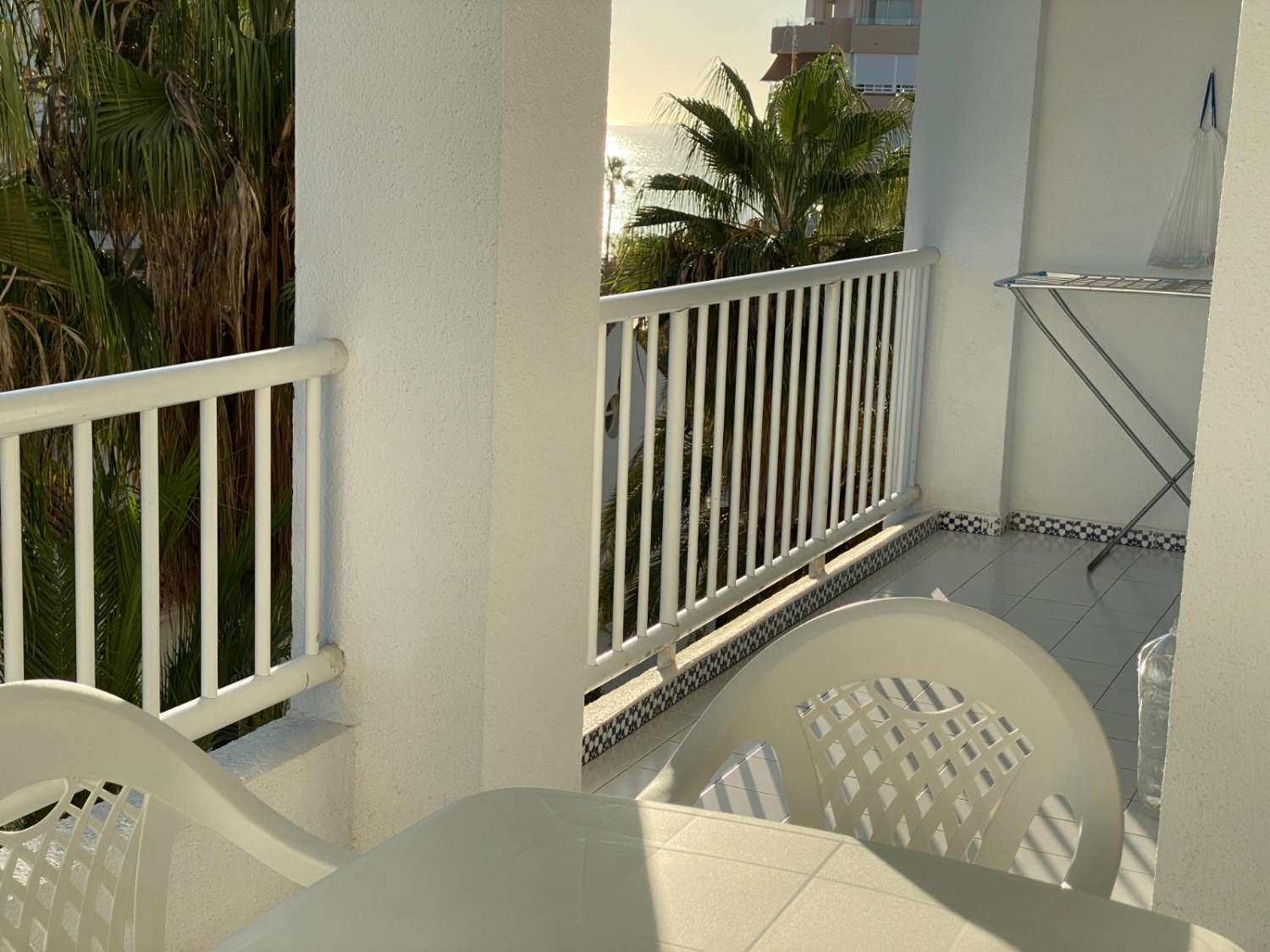 Great 3 bedroom apartment on the beach of Fuengirola, pool, air conditioning, wi-fi
