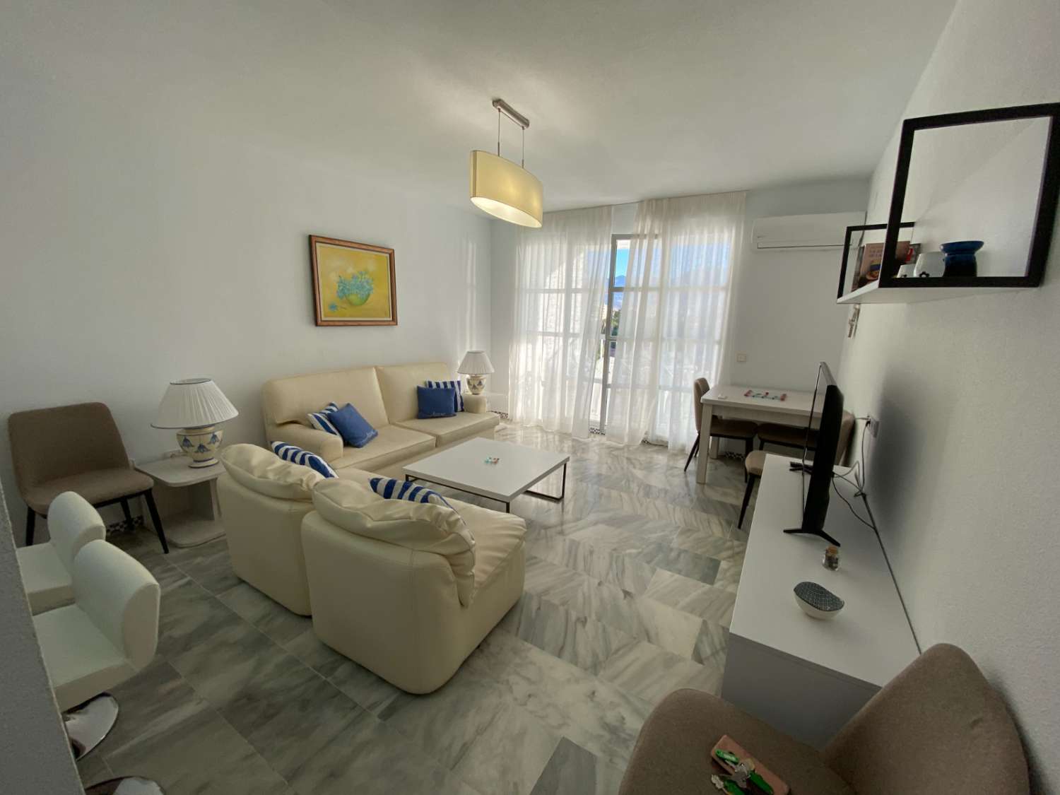 Grand appartement de 3 chambres sur la plage de Fuengirola, piscine, climatisation, wi-fi