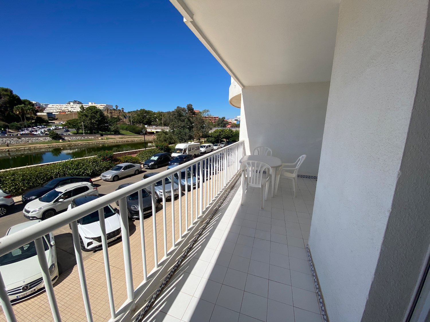 Excelente apartamento de 2 dormitorios con vistas al mar en Fuengirola