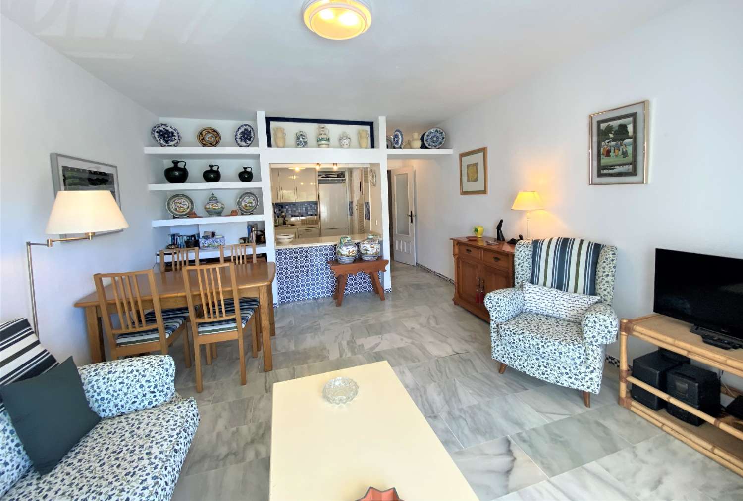 Ausgezeichnete 2-Bett-Wohnung mit Meerblick in Fuengirola
