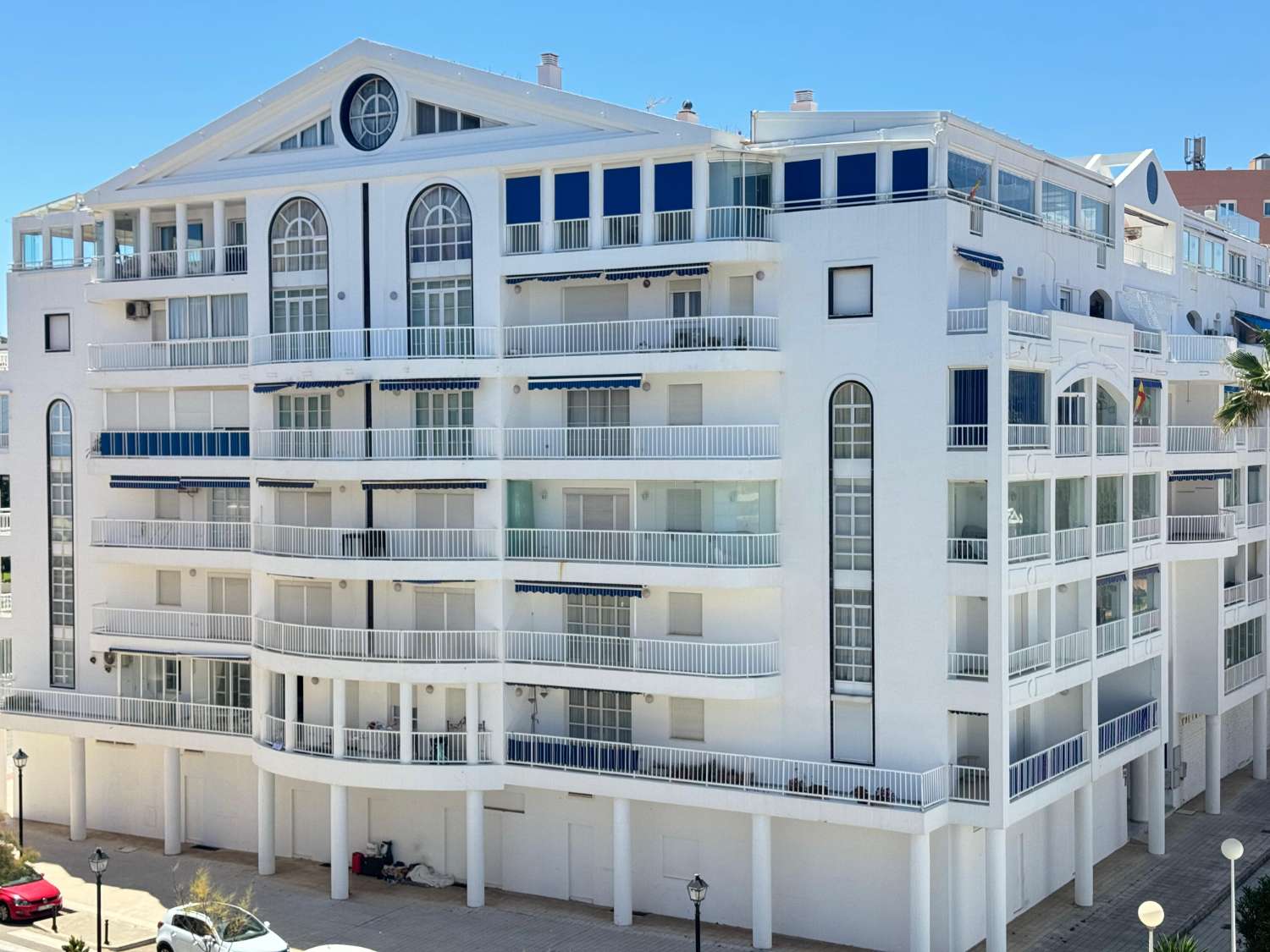 Excelente apartamento de 3 dormitorios con vistas al mar en Fuengirola