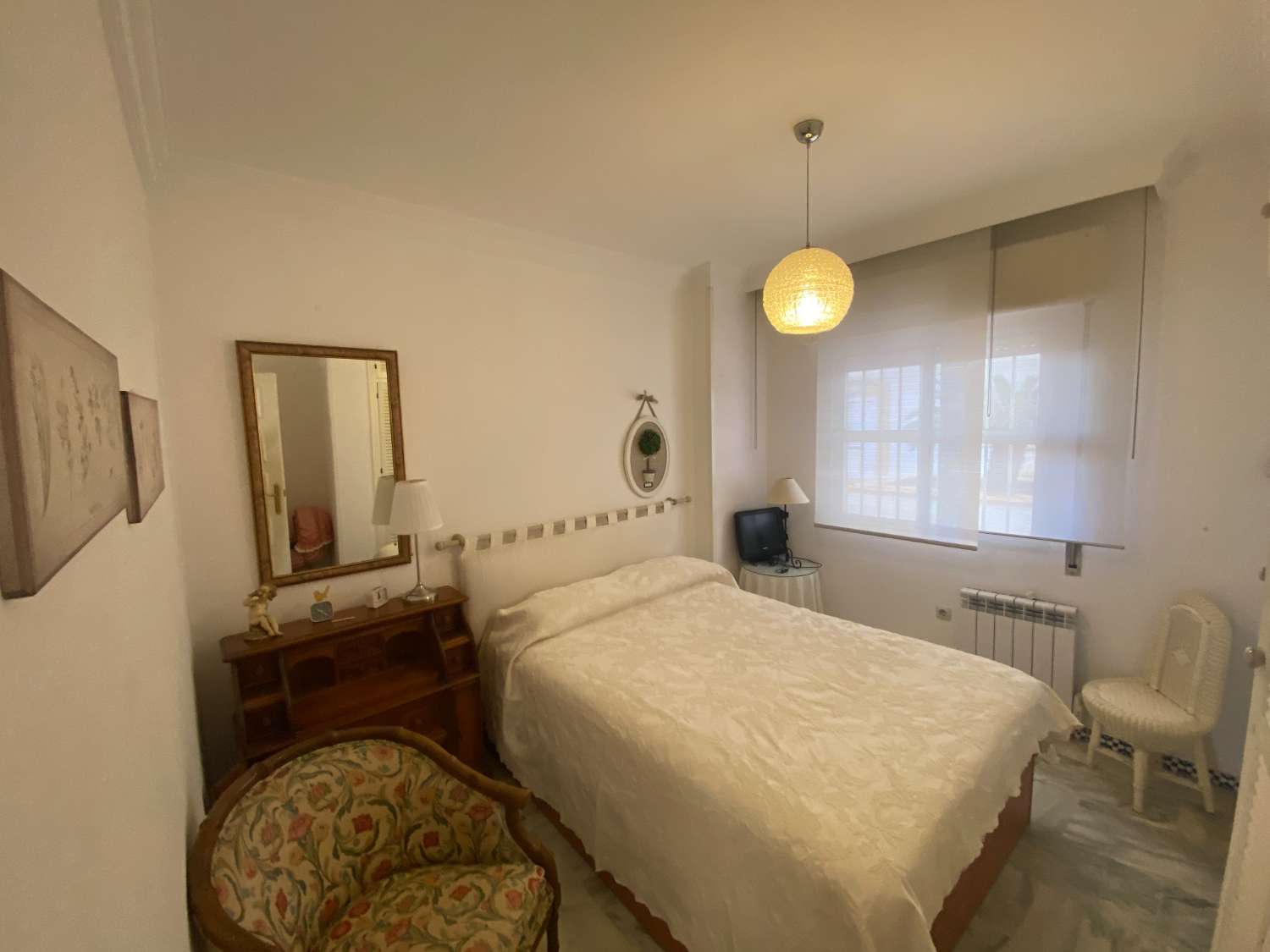 Oslagbar lägenhet på stranden, 3 sovrum, superutrustad, pool, wi-fi, Fuengirola