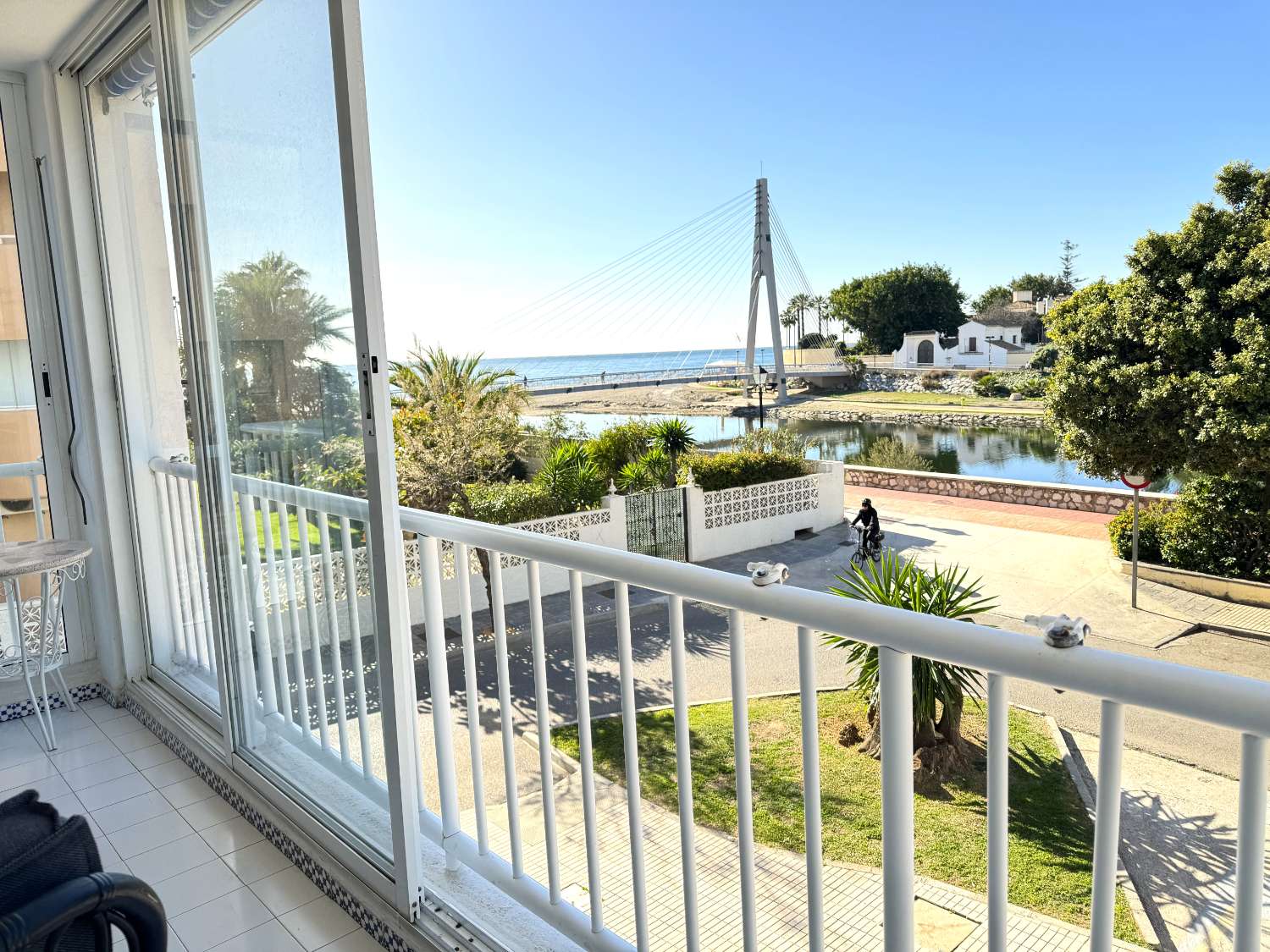 "Havre de paix à Fuengirola : découvrez la beauté méditerranéenne depuis notre terrasse en bord de mer"