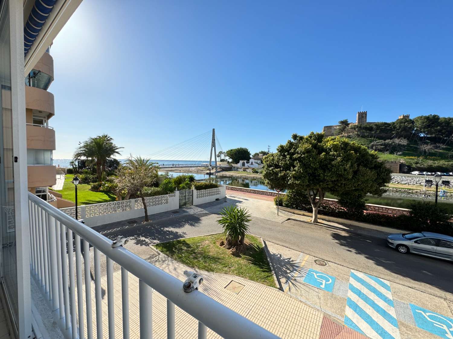 "Havre de paix à Fuengirola : découvrez la beauté méditerranéenne depuis notre terrasse en bord de mer"