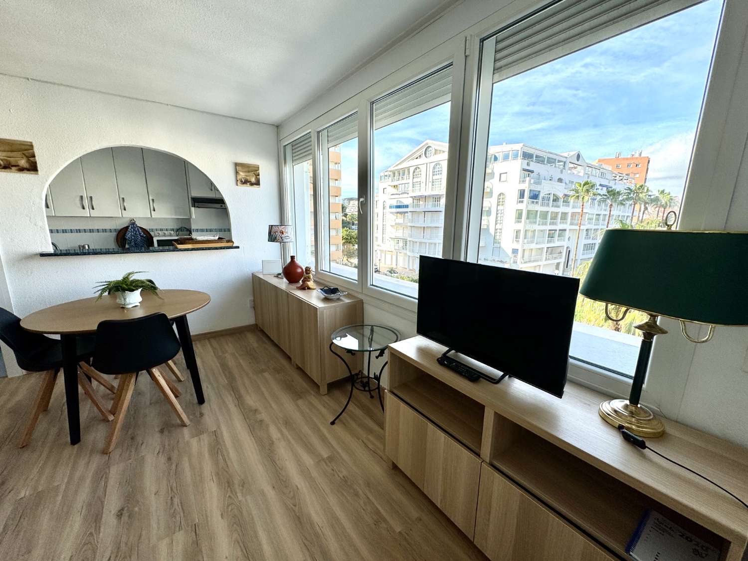 Ontdek uw paradijs aan zee in ons onlangs gerenoveerde appartement aan Playa del Castillo!