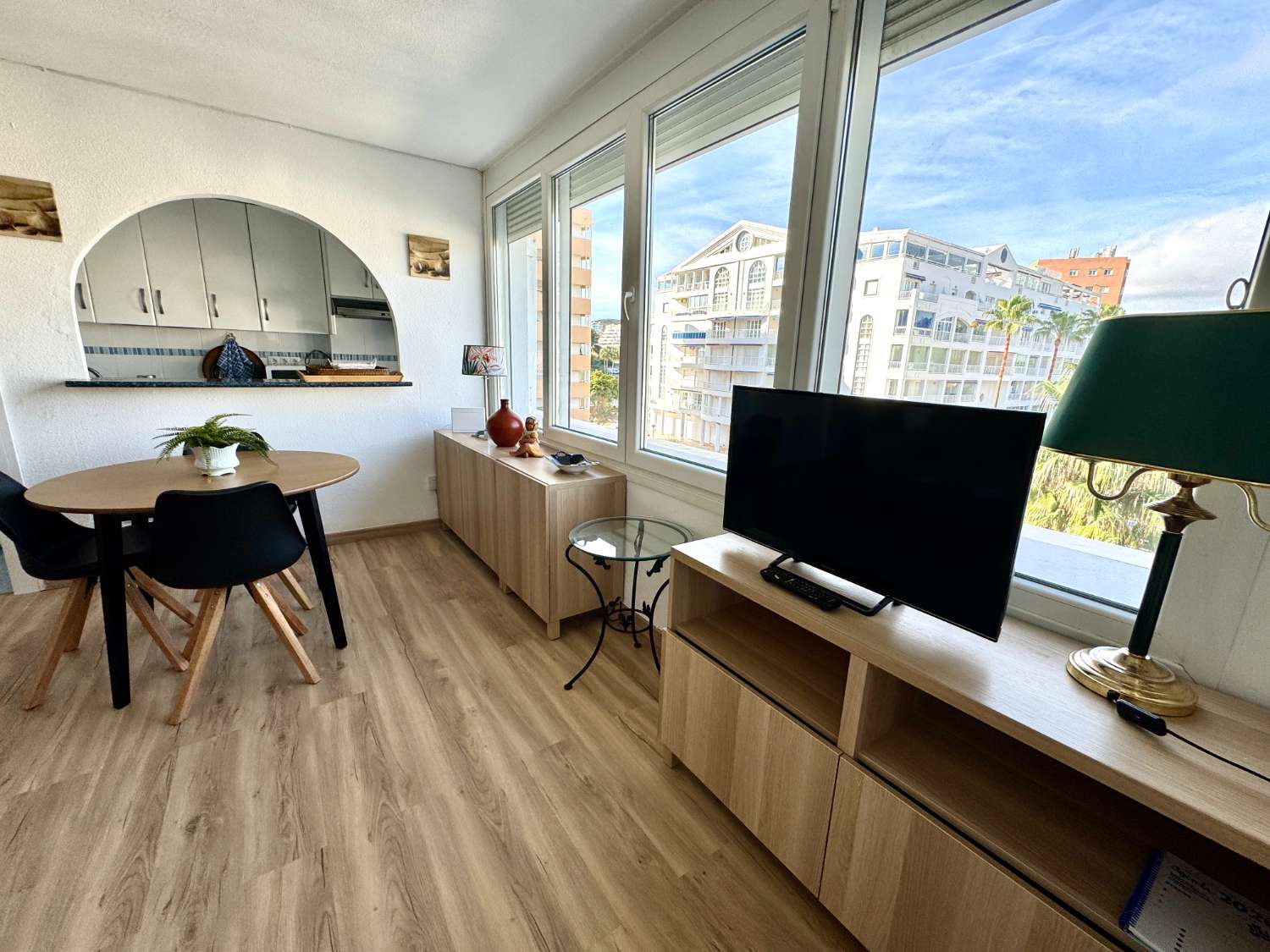 Ontdek uw paradijs aan zee in ons onlangs gerenoveerde appartement aan Playa del Castillo!