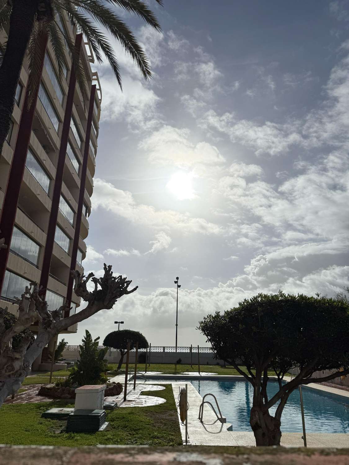 Gerenoveerd huis met uitzicht op zee in Fuengirola: je perfecte toevluchtsoord aan de kust