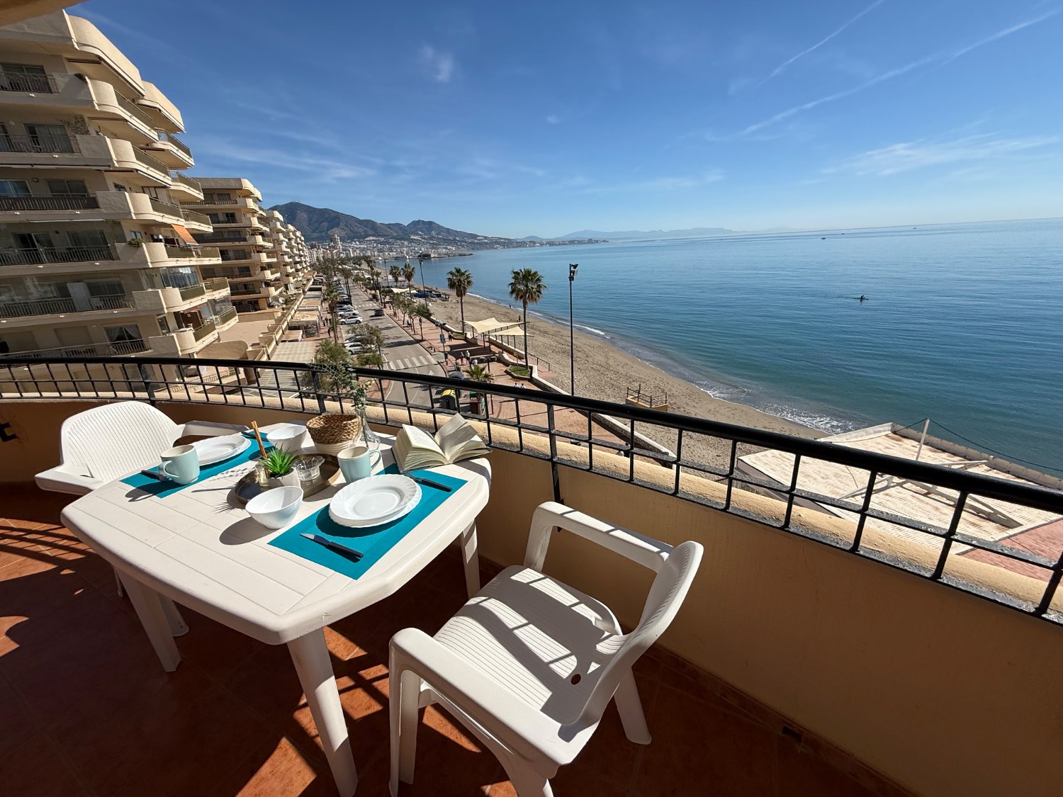 Gerenoveerd huis met uitzicht op zee in Fuengirola: je perfecte toevluchtsoord aan de kust