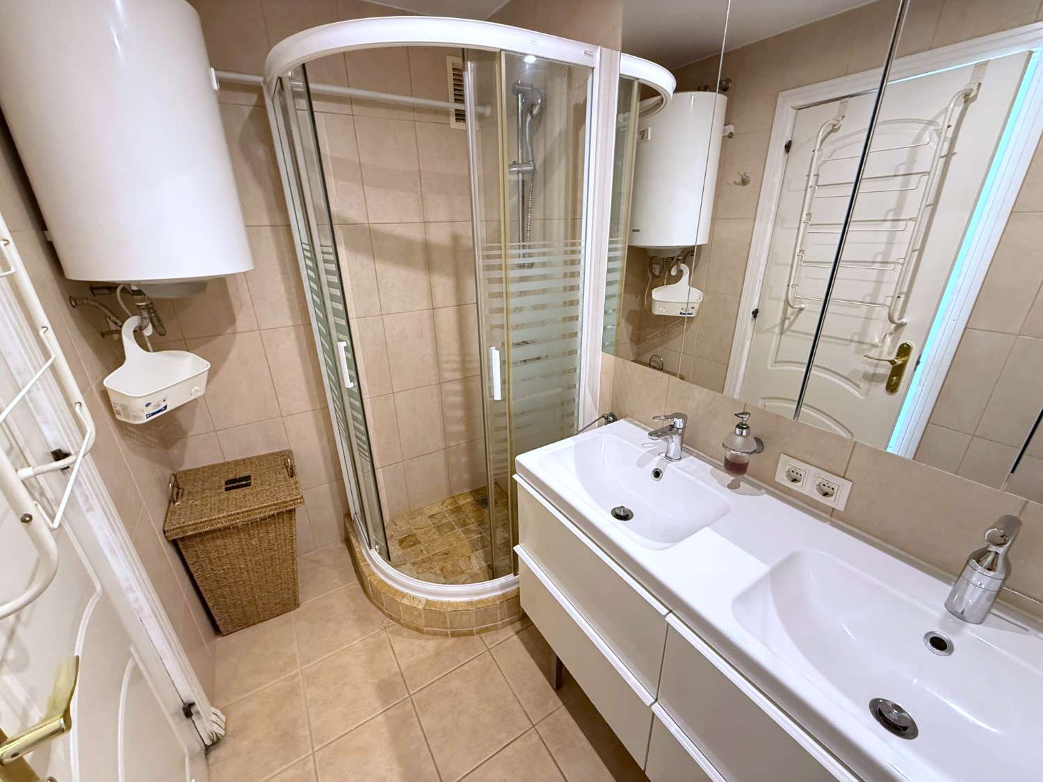 Apartment for Rent with Sea View