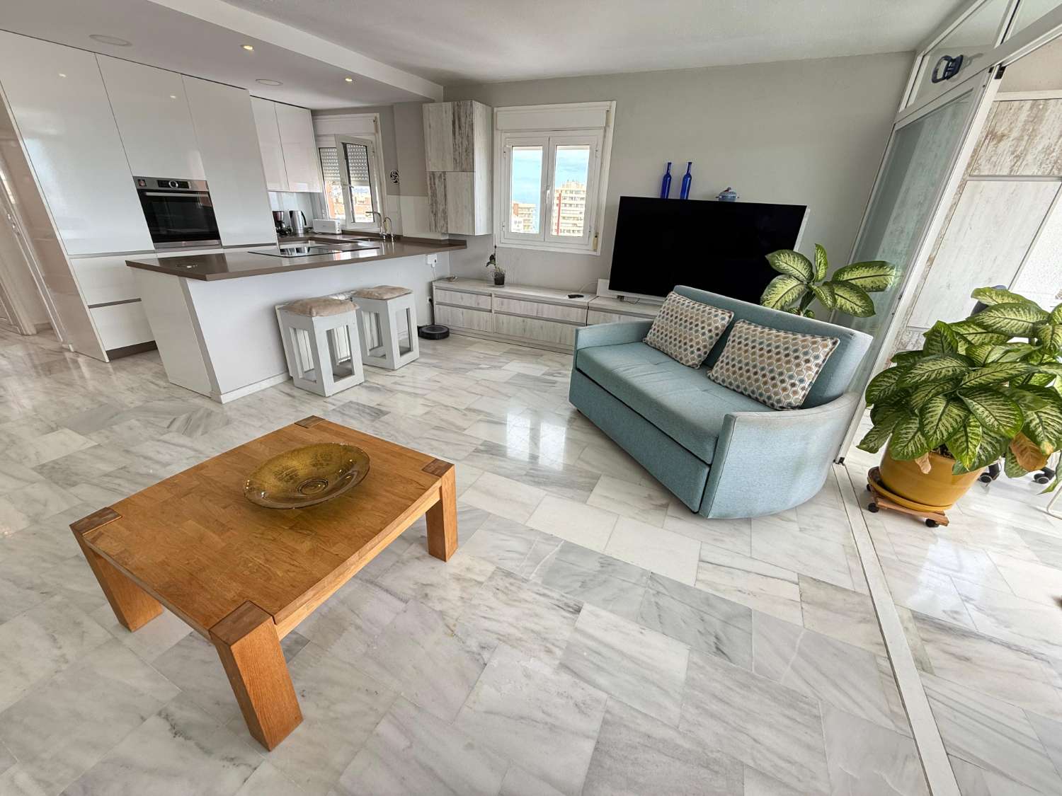 Apartment for Rent with Sea View