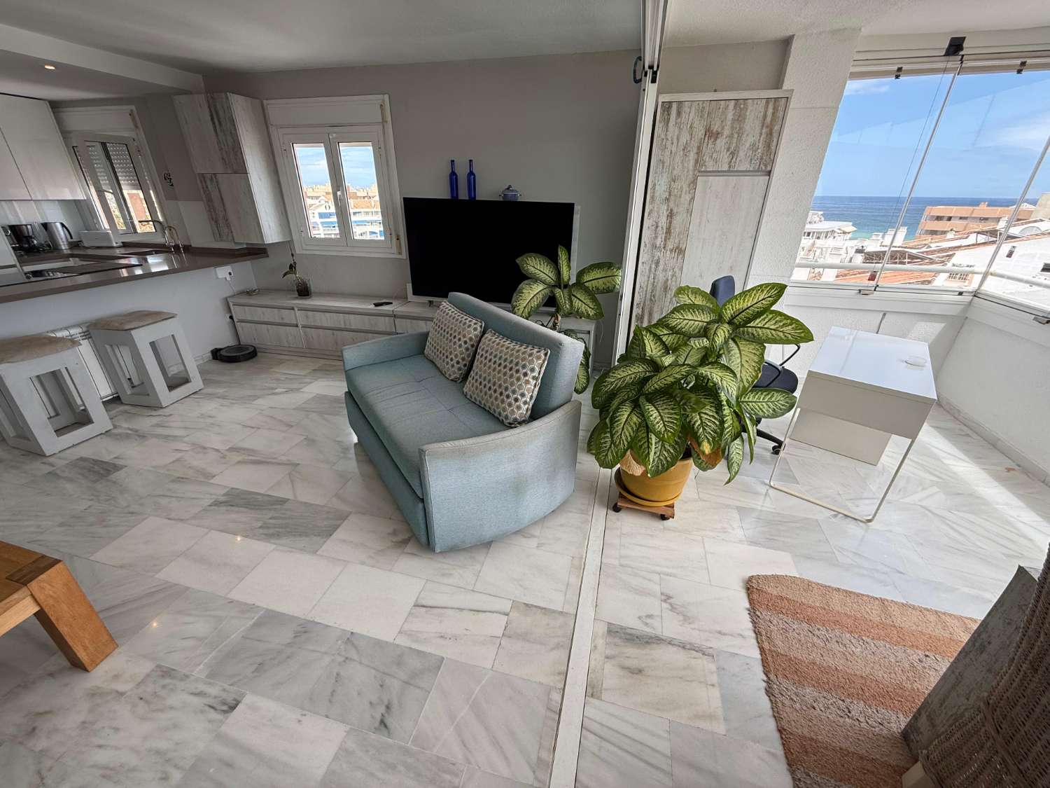 Apartment for Rent with Sea View