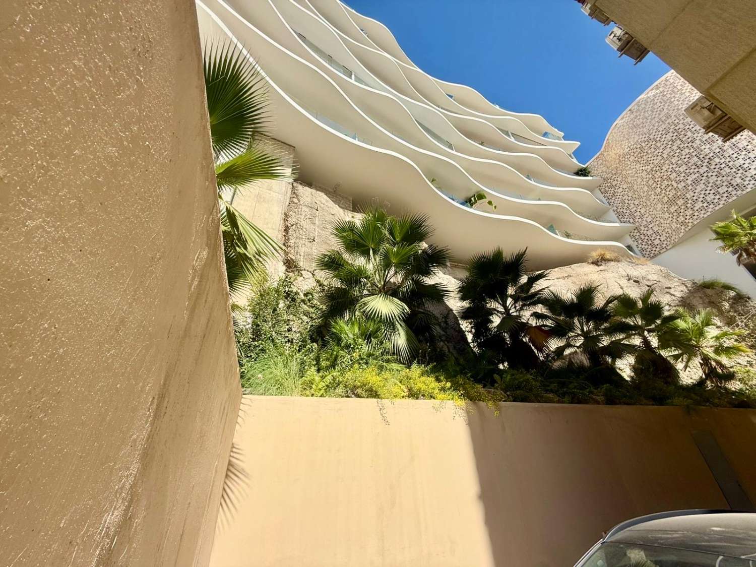 Apartamento con garaje en segunda línea de playa en Fuengirola