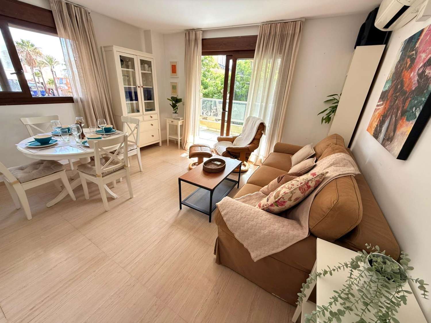 Apartamento con garaje en segunda línea de playa en Fuengirola