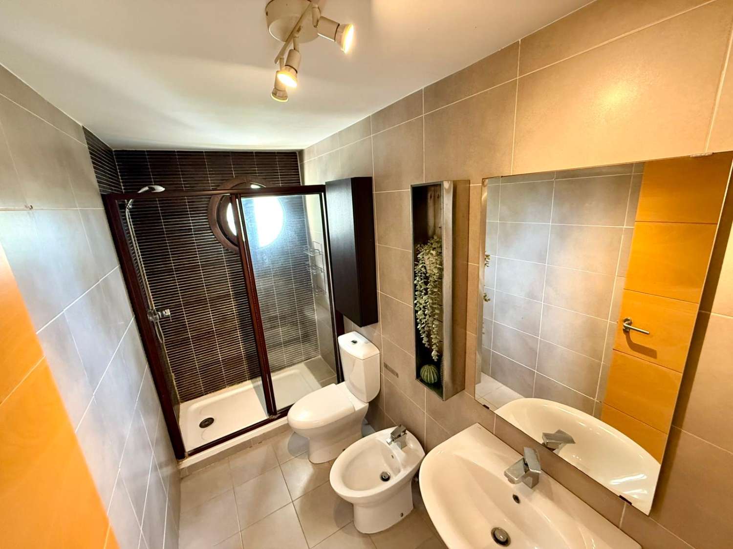 Apartamento con garaje en segunda línea de playa en Fuengirola