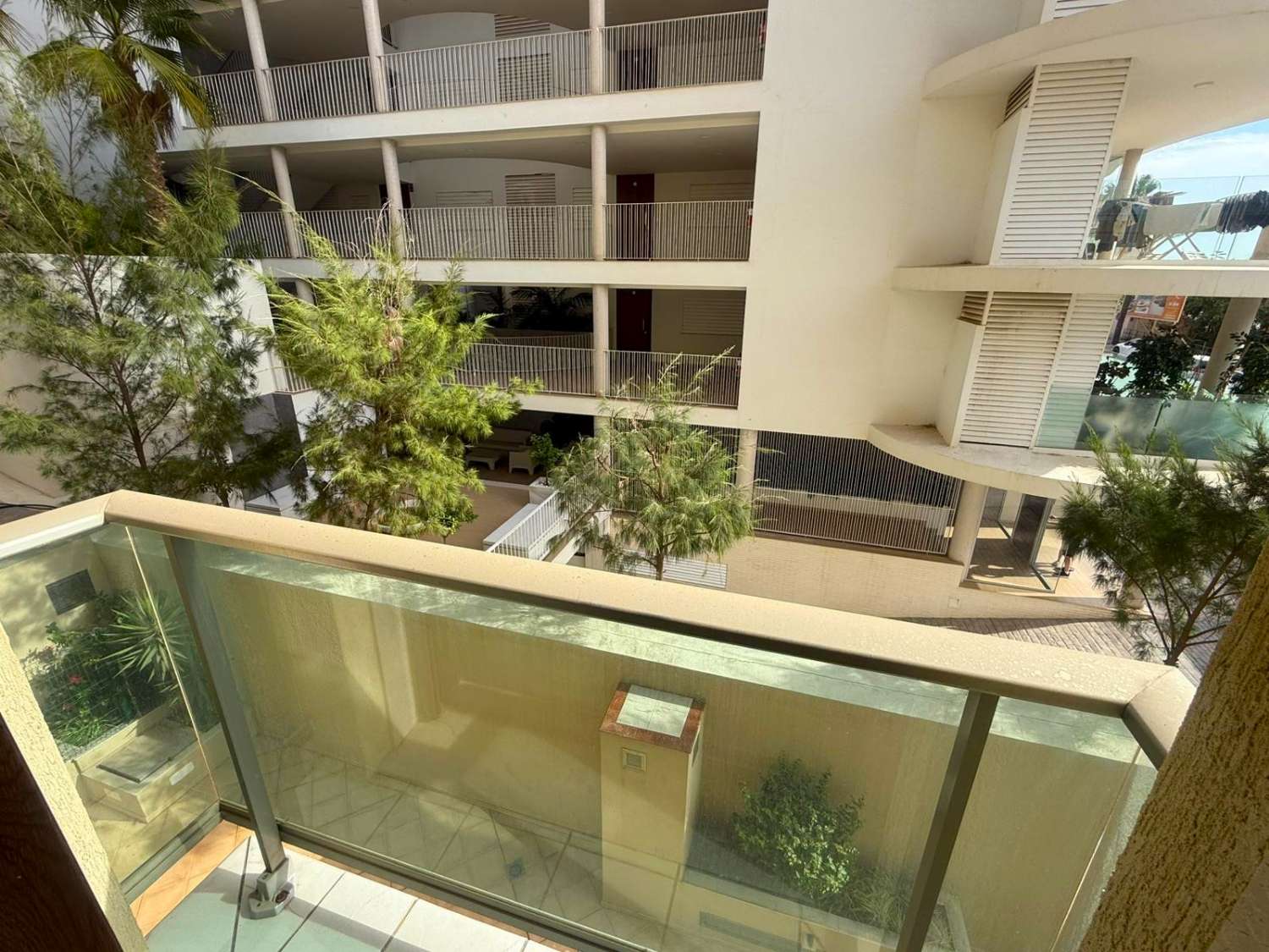 Apartamento con garaje en segunda línea de playa en Fuengirola
