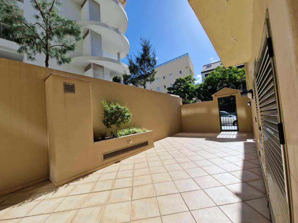 Apartamento con garaje en segunda línea de playa en Fuengirola