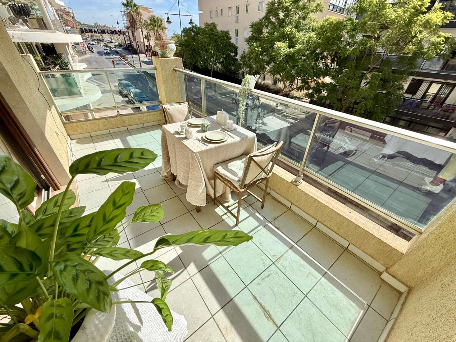 Apartamento con garaje en segunda línea de playa en Fuengirola