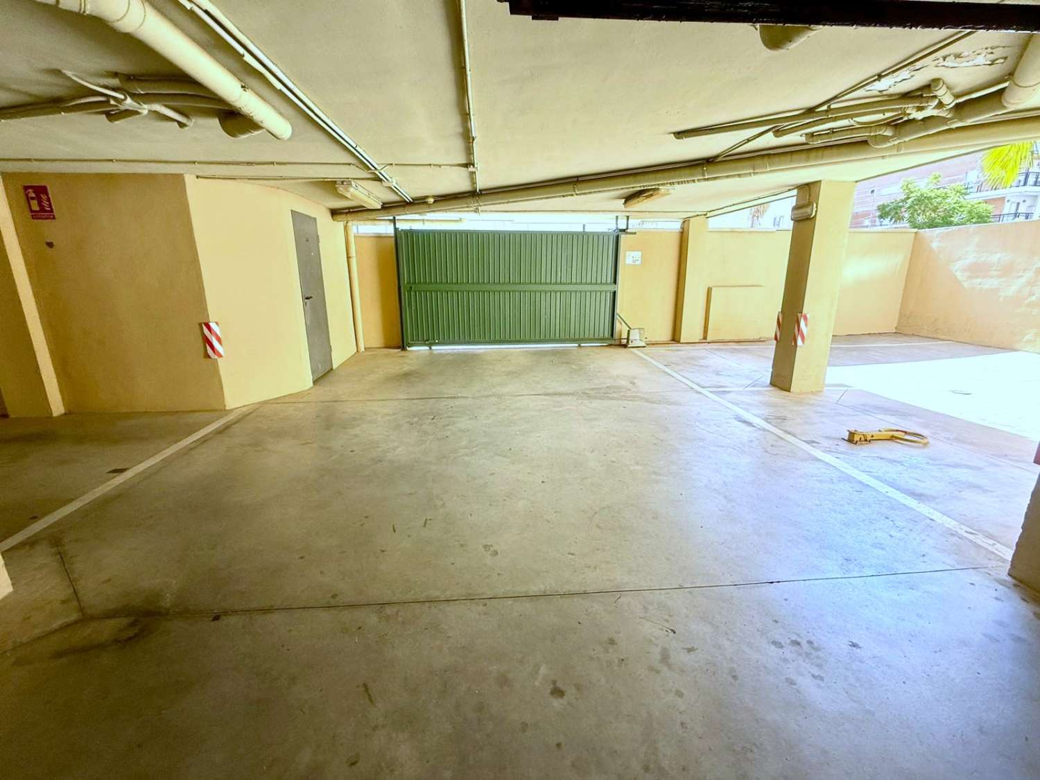 Apartamento con garaje en segunda línea de playa en Fuengirola