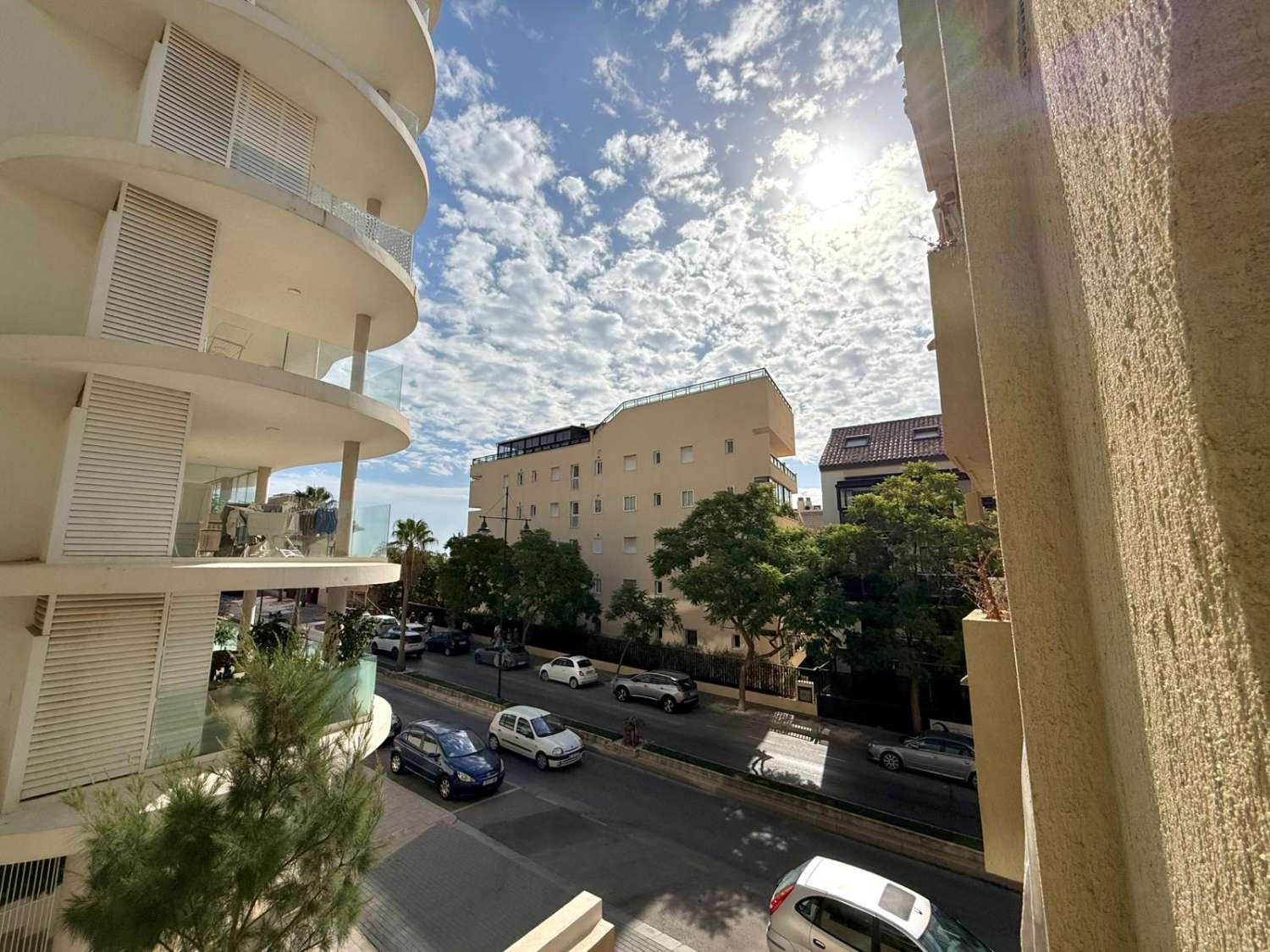Apartamento con garaje en segunda línea de playa en Fuengirola