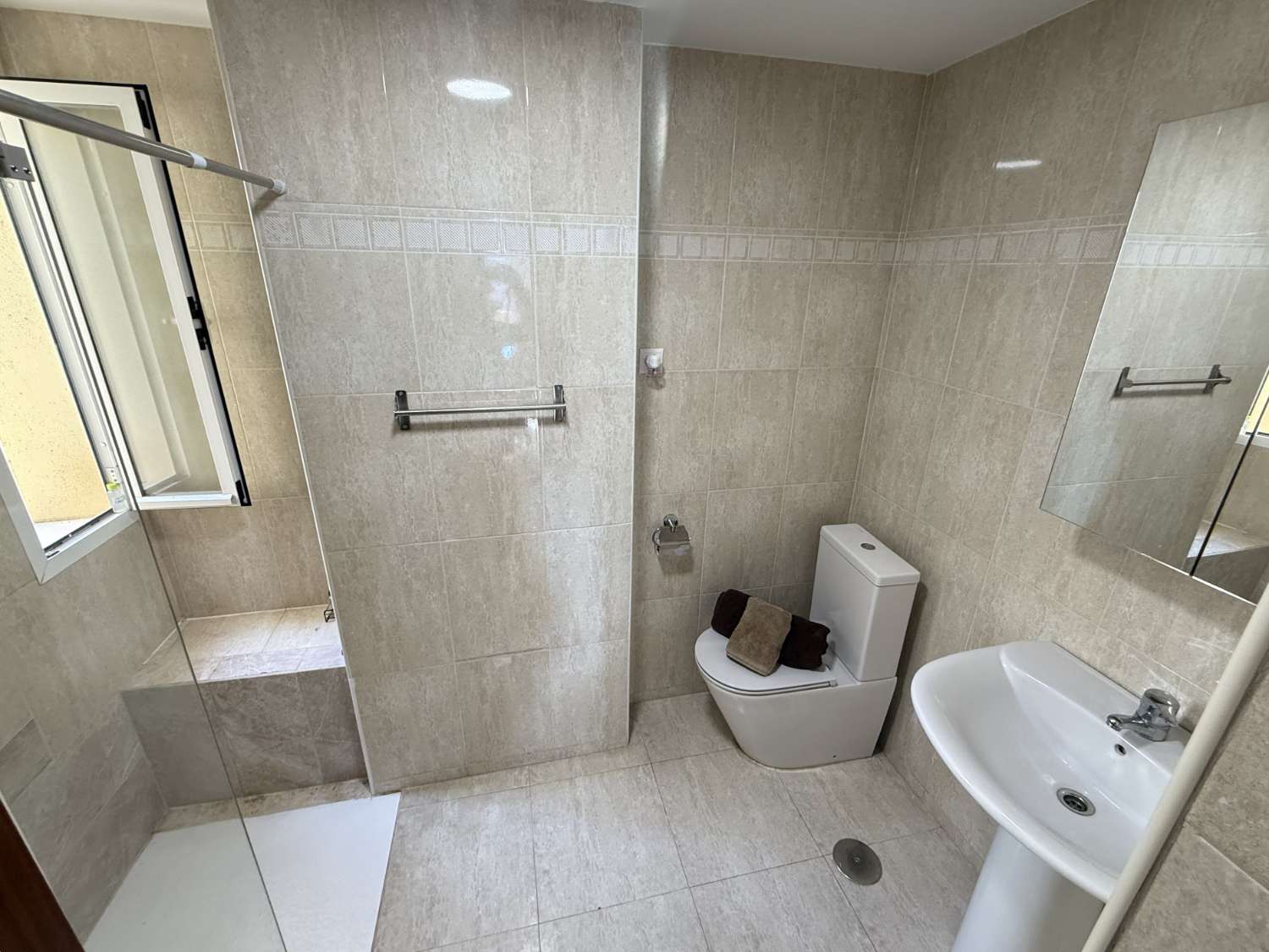 1 Bedroom Penthouse with Large Sunny Terrace & Parking in Las Lagunas