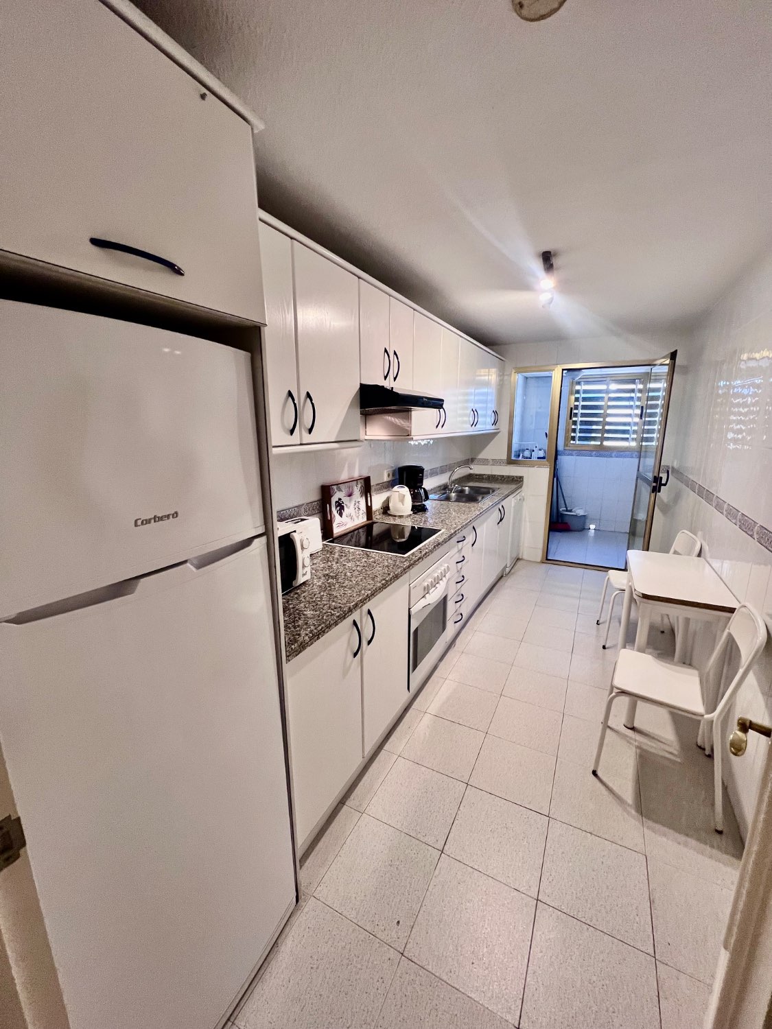 Descubre tu PARAÍSO en la Playa: Apartamento de 2 Dormitorio en Fuengirola