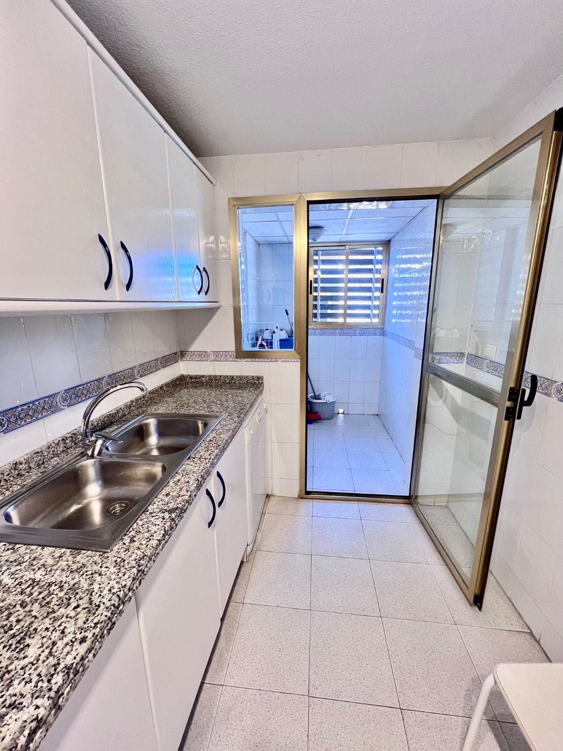 Descubre tu PARAÍSO en la Playa: Apartamento de 2 Dormitorio en Fuengirola