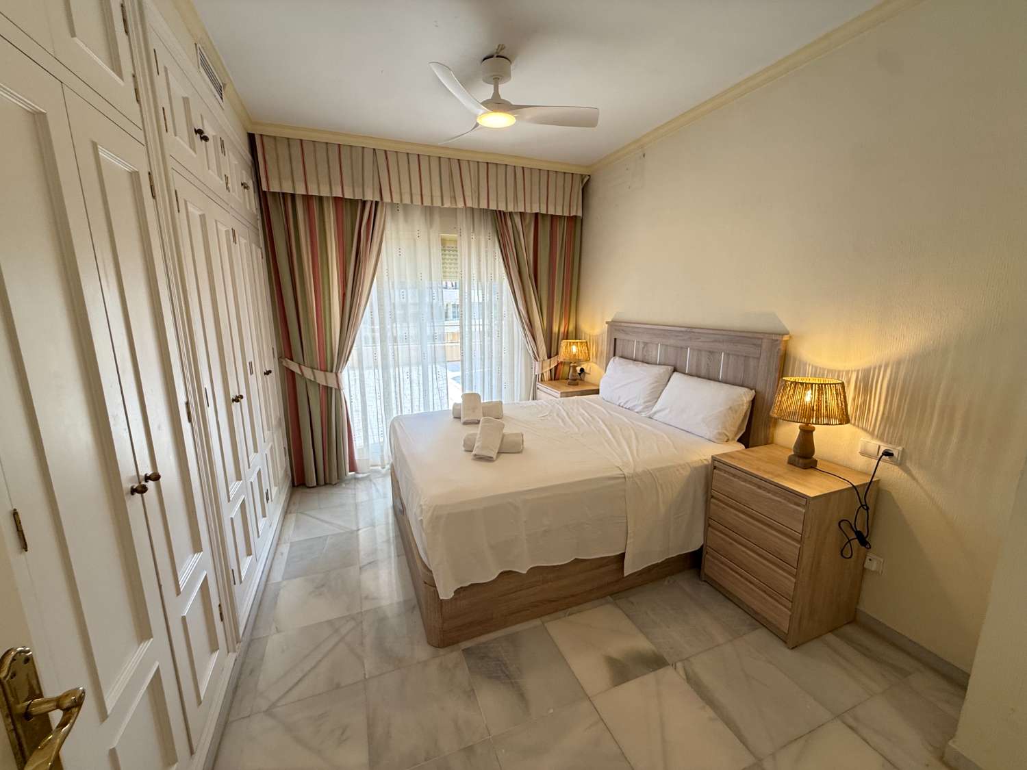 Descubre tu PARAÍSO en la Playa: Apartamento de 2 Dormitorio en Fuengirola