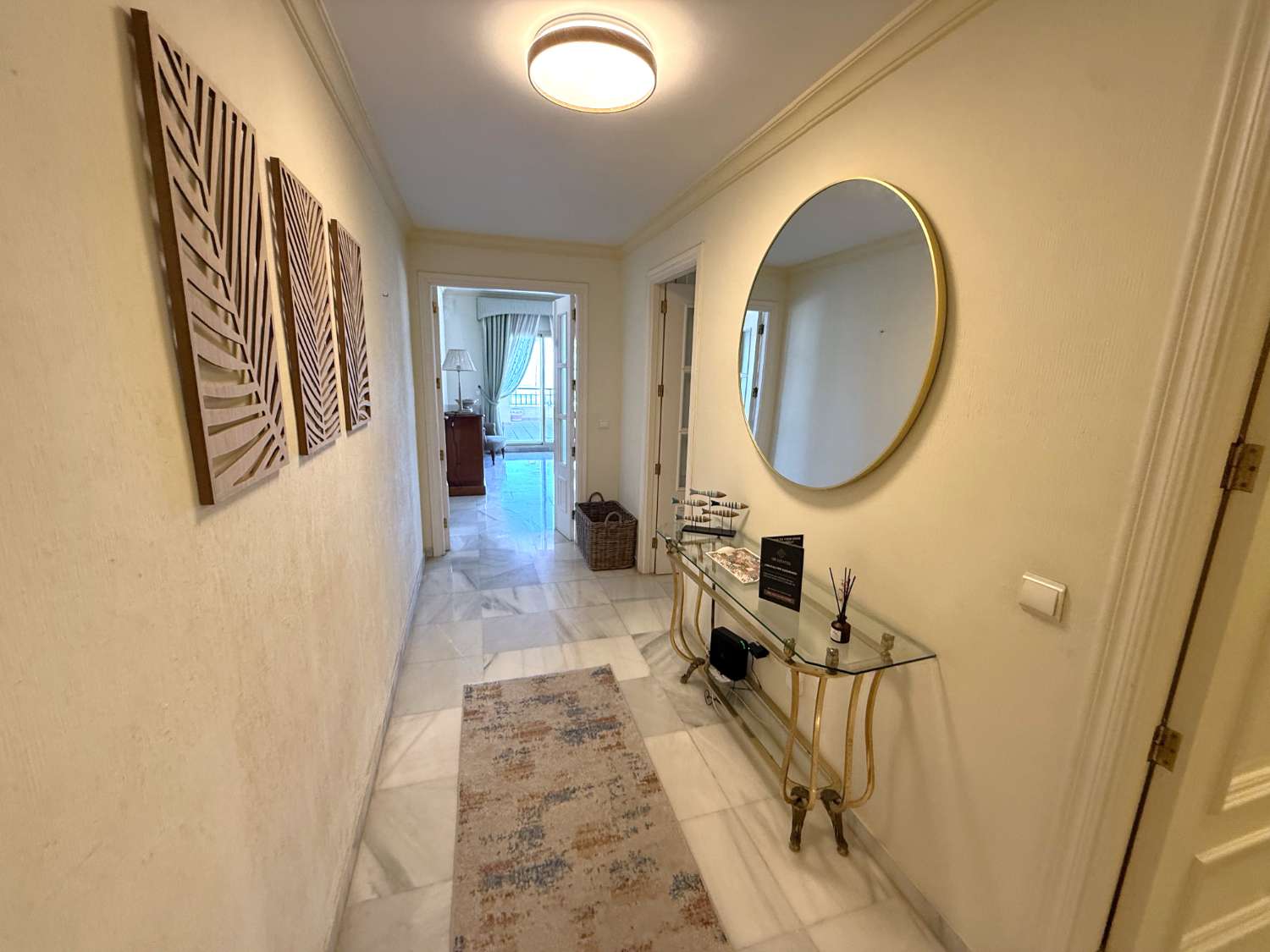 Descubre tu PARAÍSO en la Playa: Apartamento de 2 Dormitorio en Fuengirola