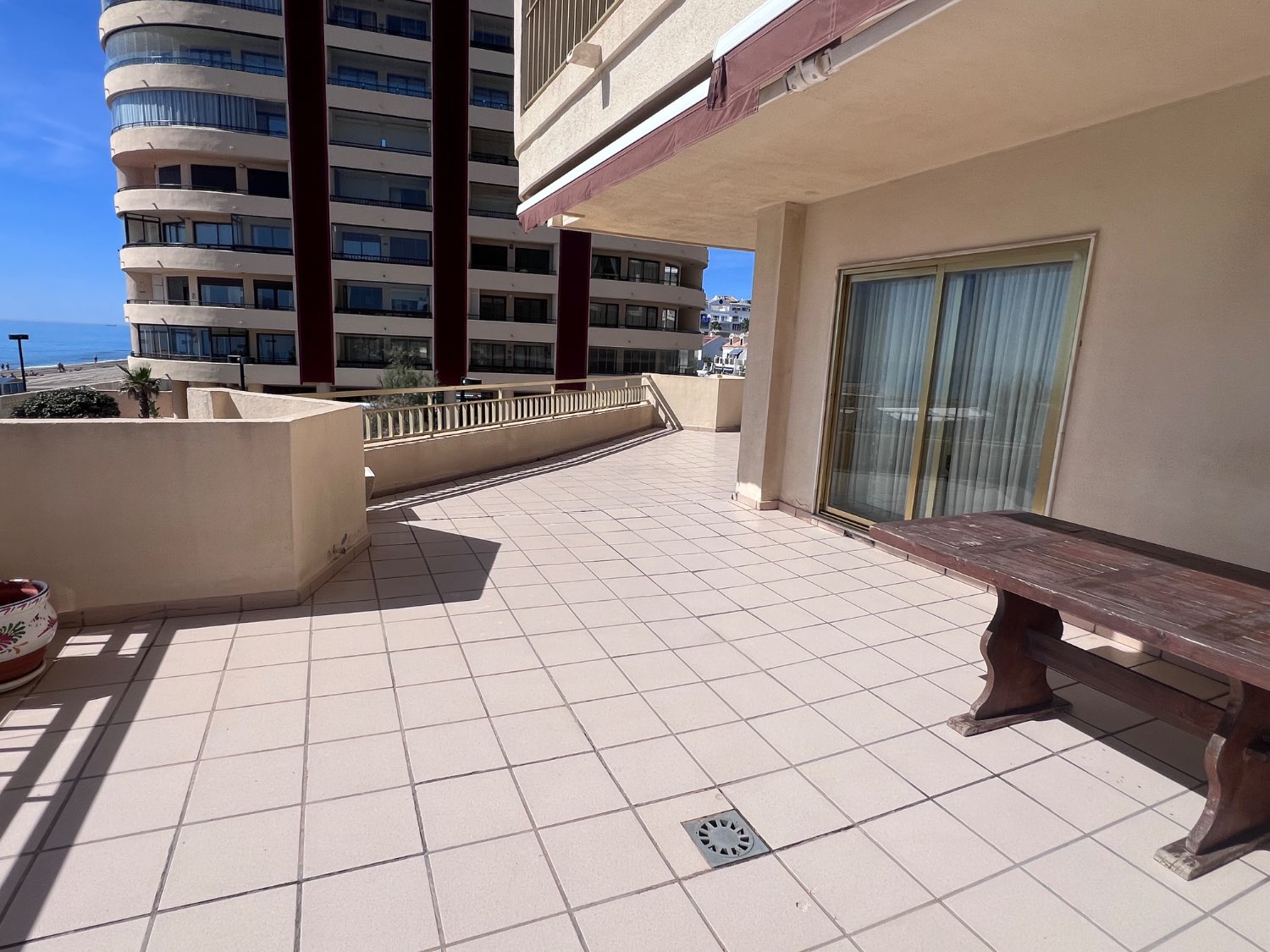 Descubre tu PARAÍSO en la Playa: Apartamento de 2 Dormitorio en Fuengirola