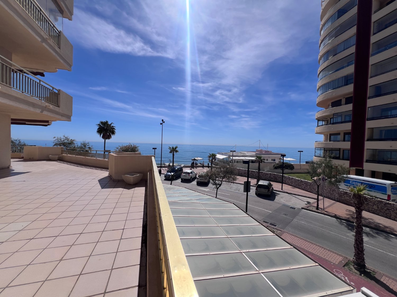 Descubre tu PARAÍSO en la Playa: Apartamento de 2 Dormitorio en Fuengirola