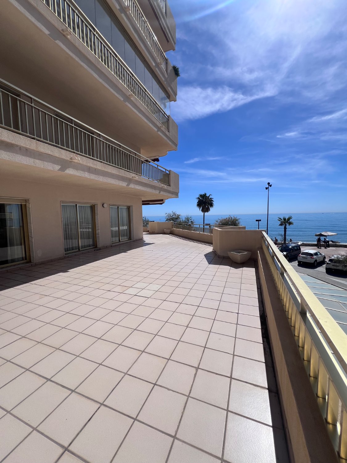 Descubre tu PARAÍSO en la Playa: Apartamento de 2 Dormitorio en Fuengirola