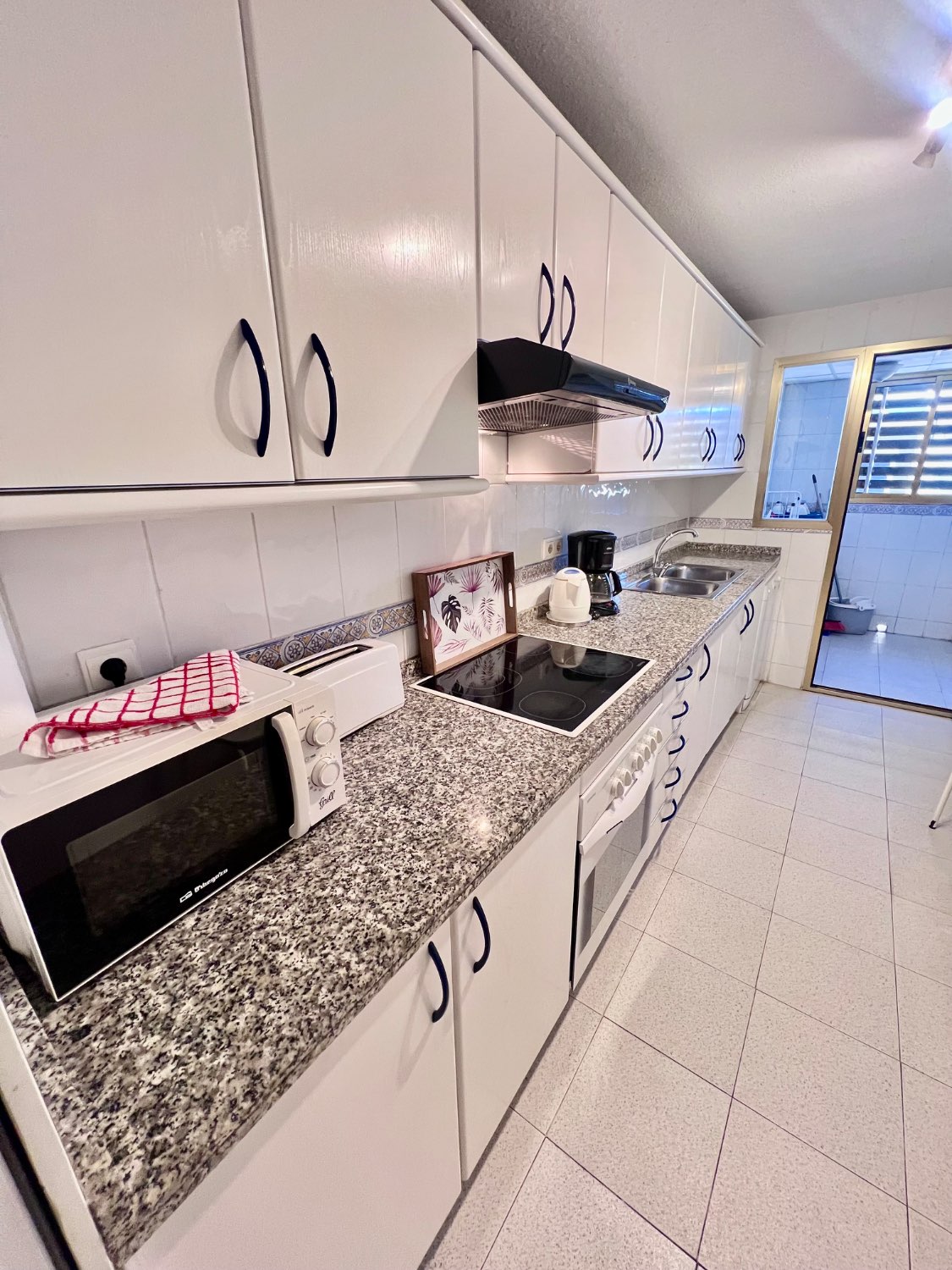 Descubre tu PARAÍSO en la Playa: Apartamento de 2 Dormitorio en Fuengirola