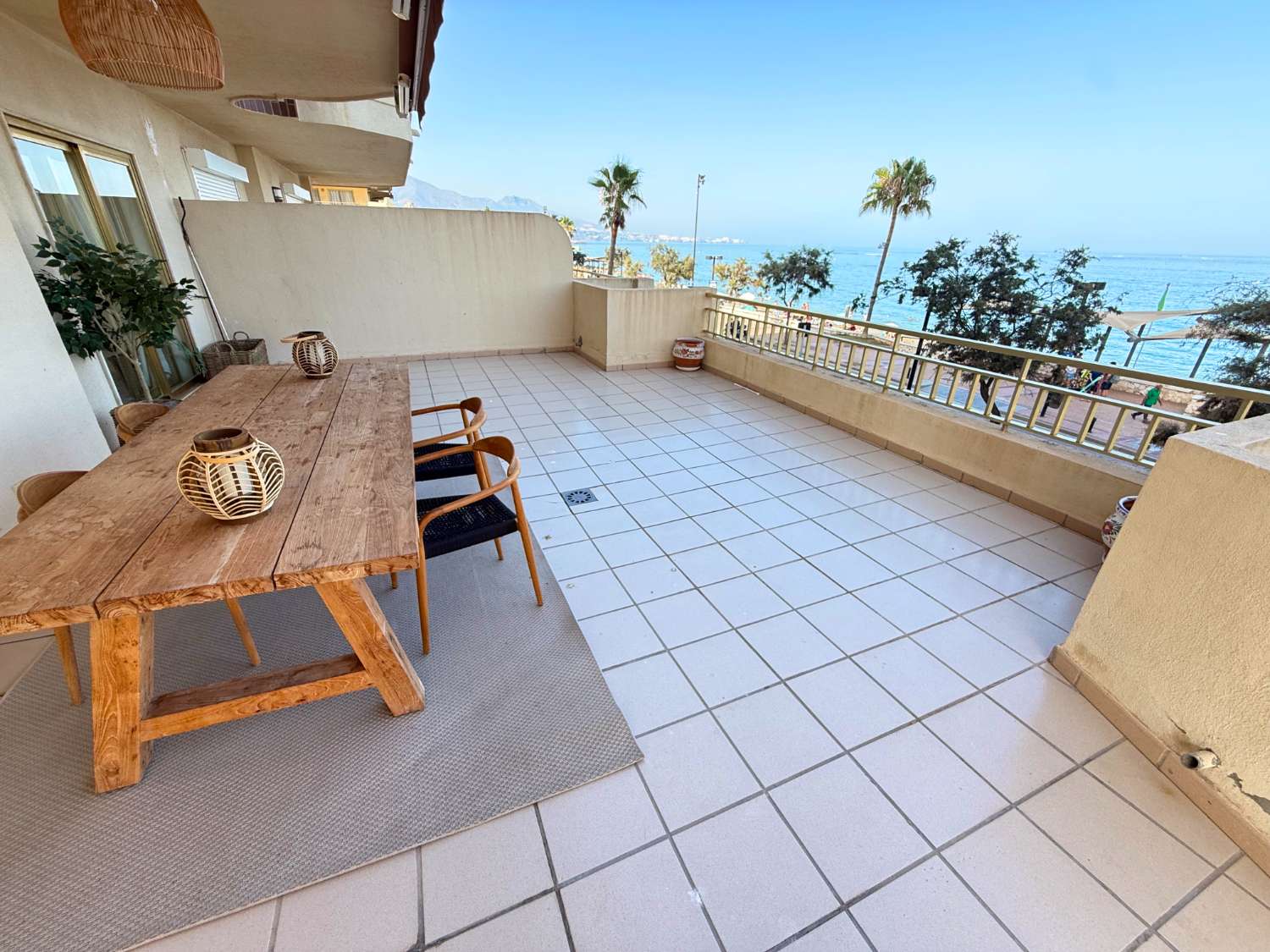 Descubre tu PARAÍSO en la Playa: Apartamento de 2 Dormitorio en Fuengirola