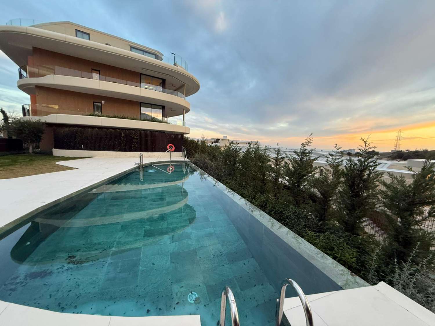 Alquiler 2 dormitorios en la exclusiva Urbanización del Higuerón