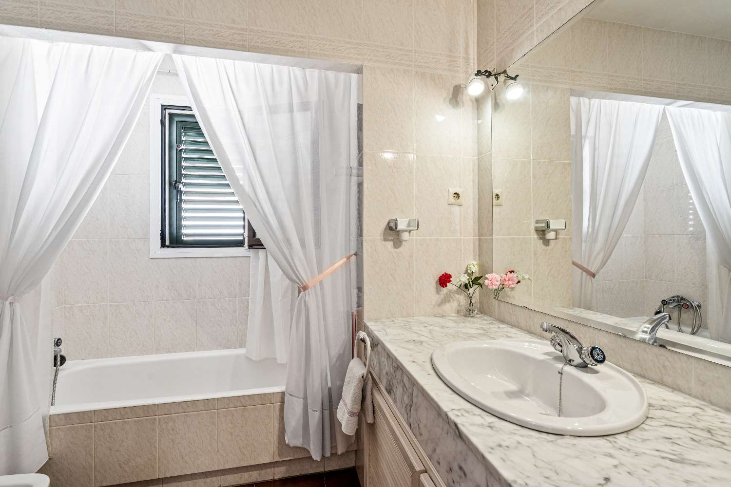 Andalusialaistyylinen itsenäinen huvila Arroyo de la Mielissä