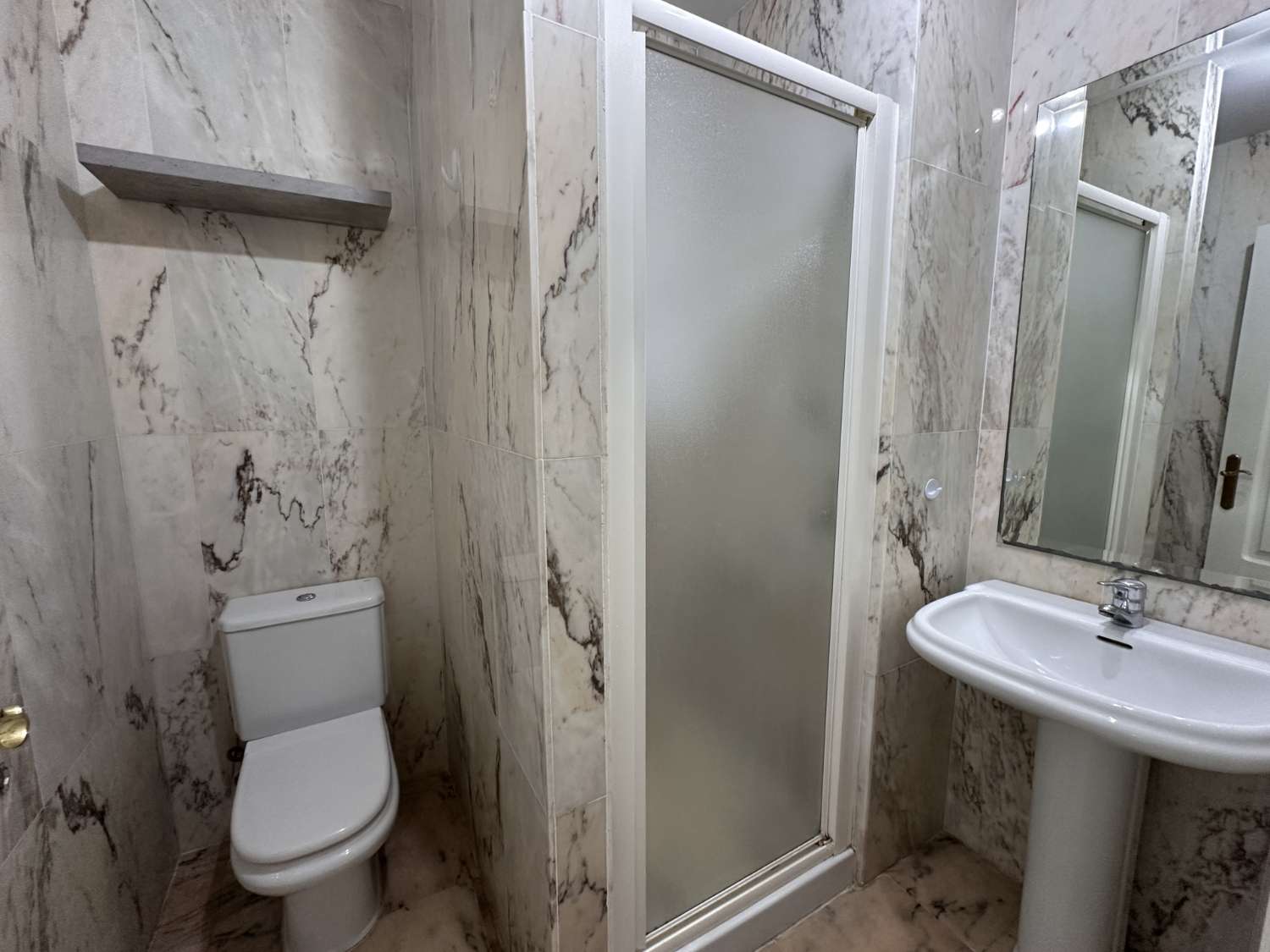 Amplio piso de 2 dormitorios con vistas al mar en La Cala de Mijas