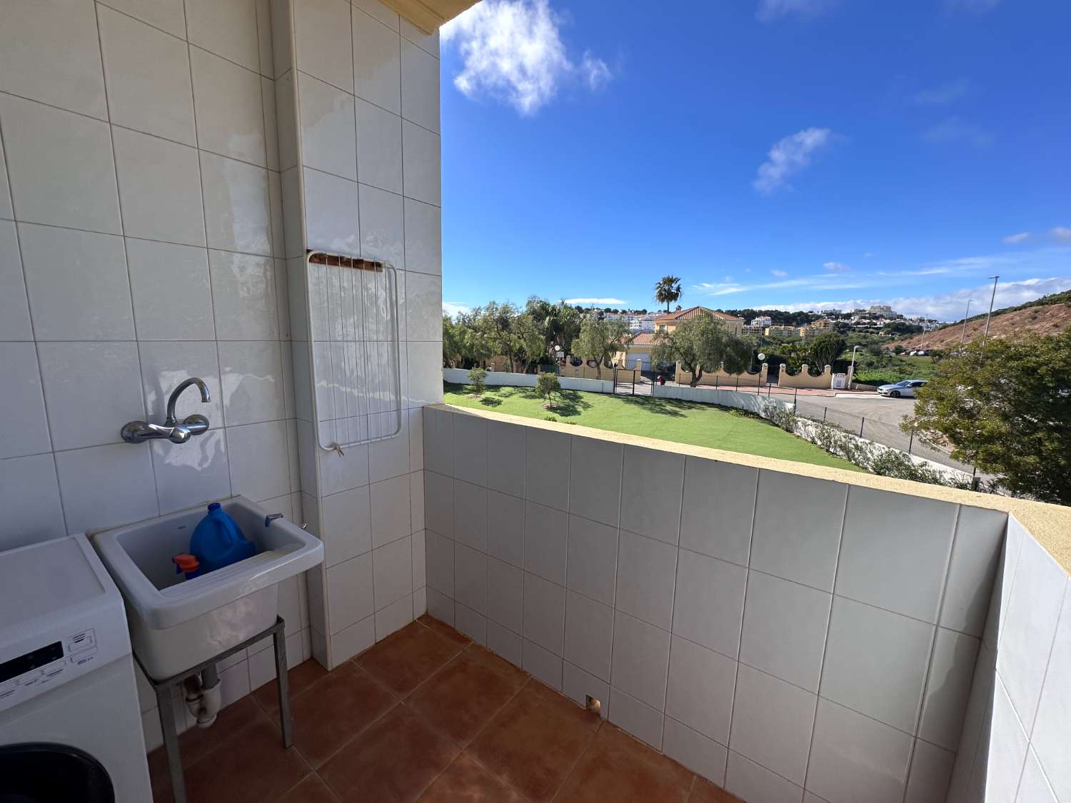 Amplio piso de 2 dormitorios con vistas al mar en La Cala de Mijas