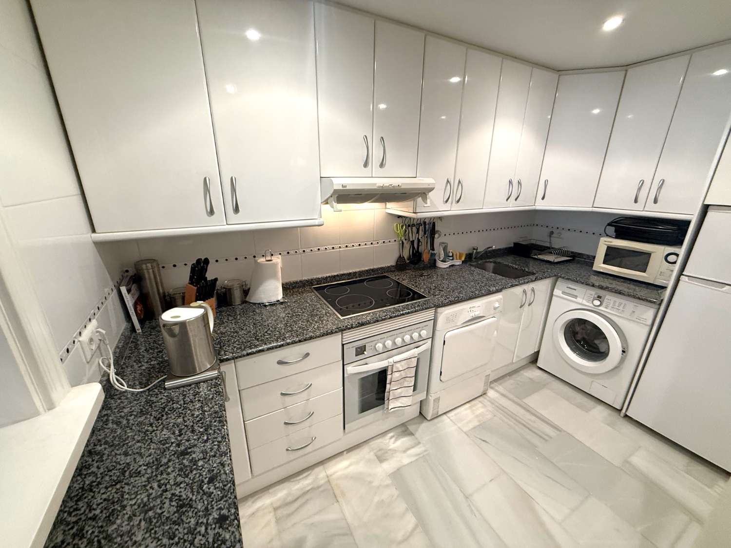 Exclusive apartment with a terrace in Parque Doña Sofía, Fuengirola