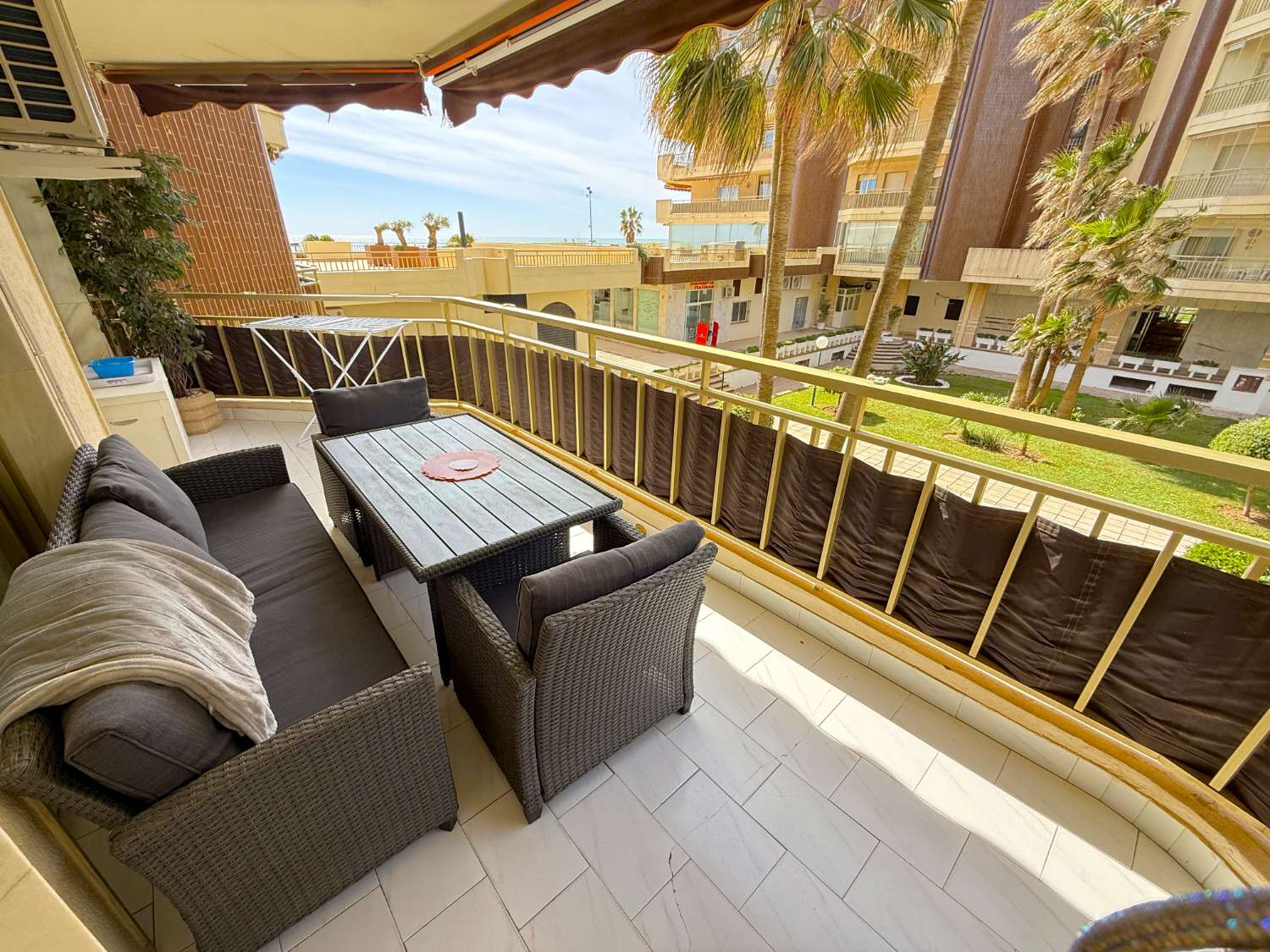 Exclusive apartment with a terrace in Parque Doña Sofía, Fuengirola