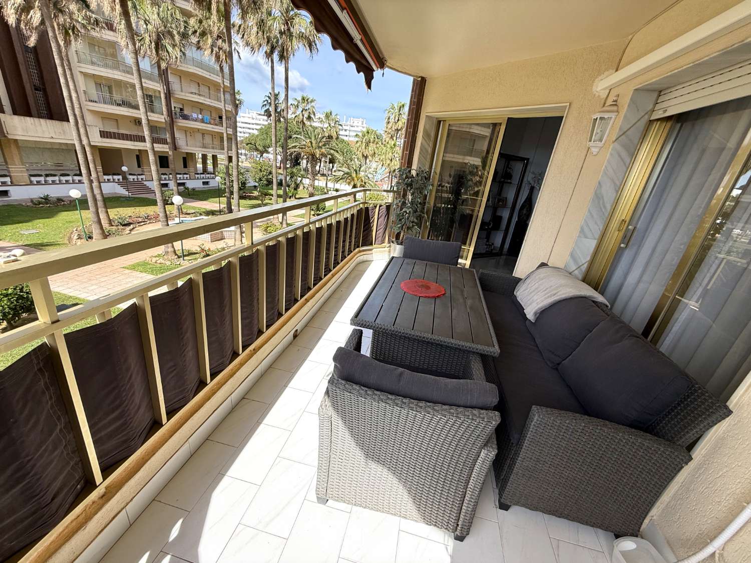 Exclusive apartment with a terrace in Parque Doña Sofía, Fuengirola