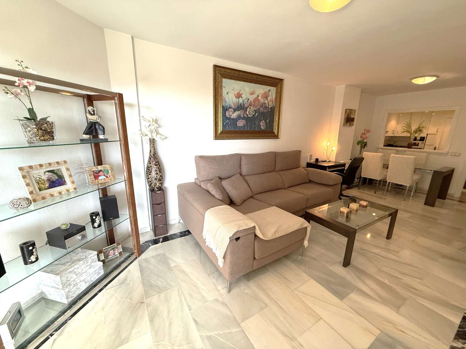 Exclusive apartment with a terrace in Parque Doña Sofía, Fuengirola