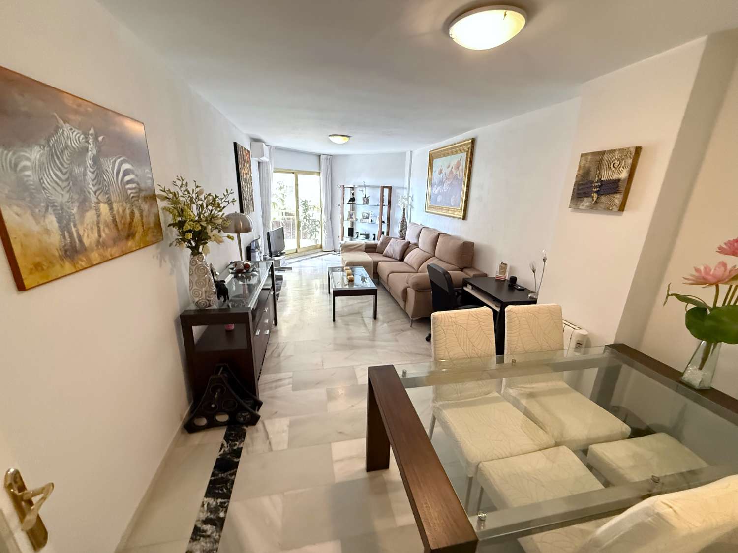 Exclusive apartment with a terrace in Parque Doña Sofía, Fuengirola