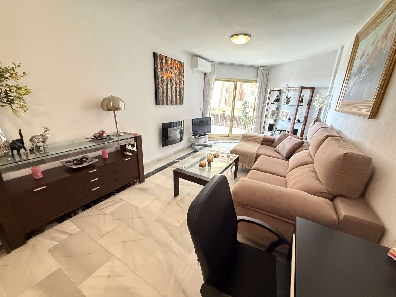 Exclusive apartment with a terrace in Parque Doña Sofía, Fuengirola