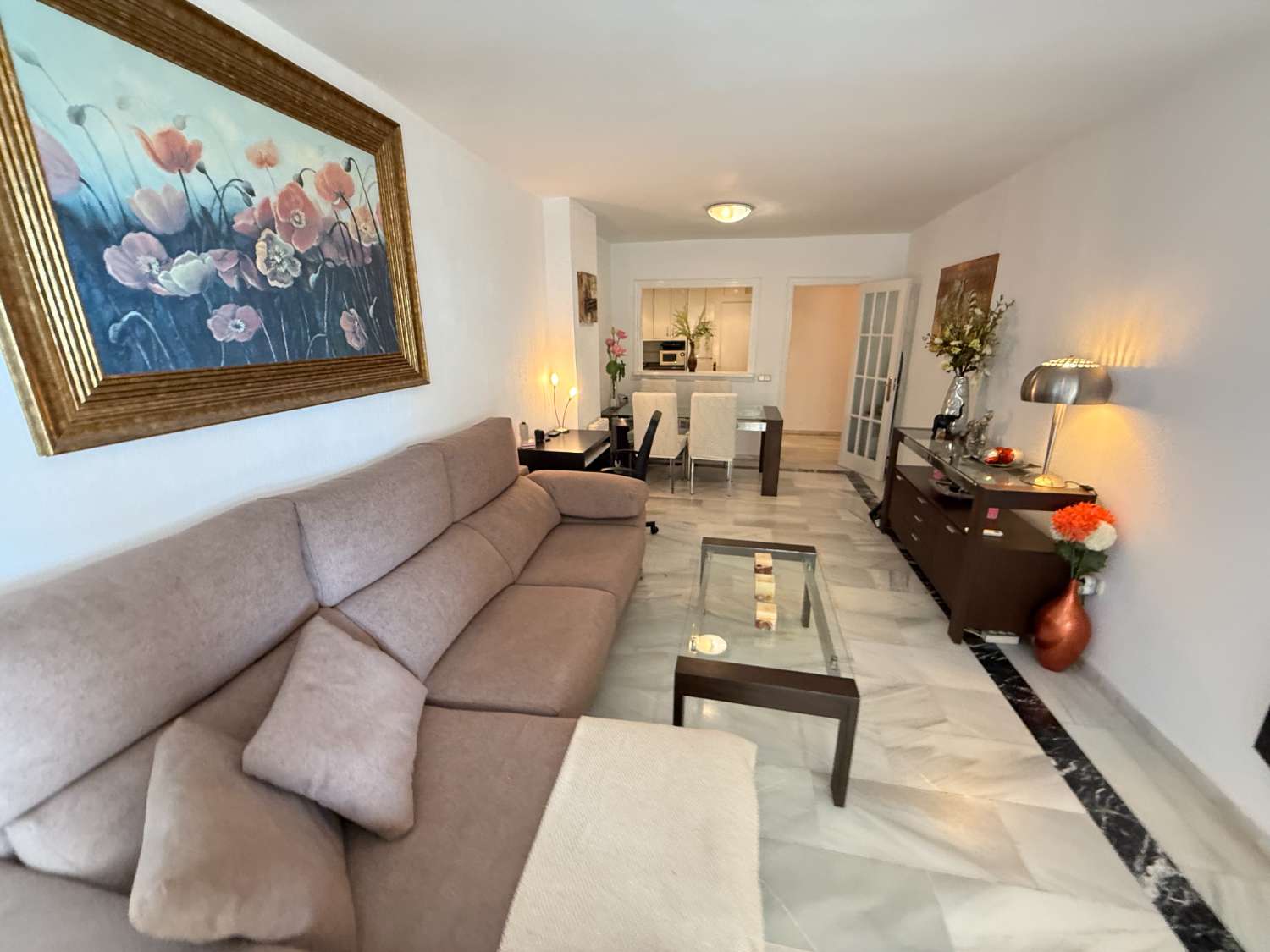Exclusive apartment with a terrace in Parque Doña Sofía, Fuengirola