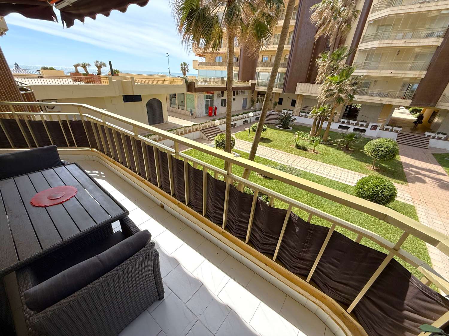 Exclusive apartment with a terrace in Parque Doña Sofía, Fuengirola