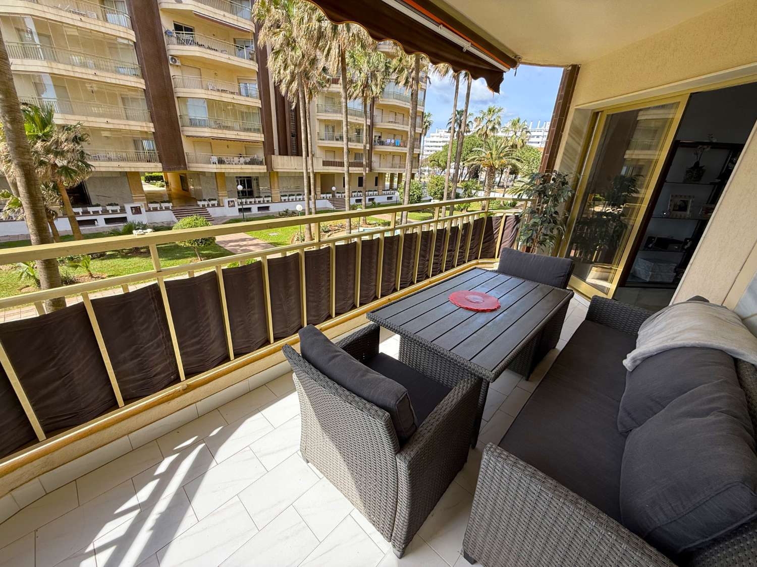 Exclusive apartment with a terrace in Parque Doña Sofía, Fuengirola
